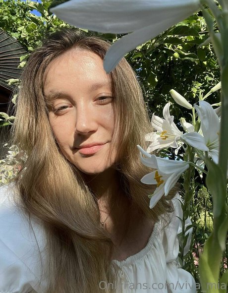 lilly lil onlyfans topless