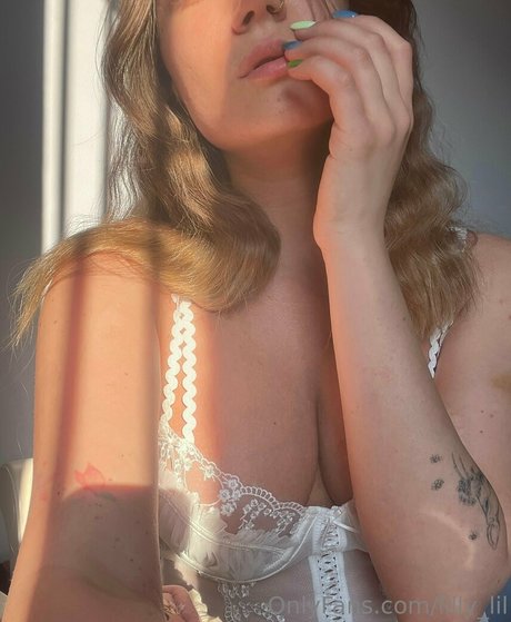 lilly lil nudes onlyfans leaked