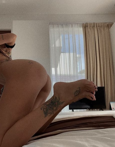 Aiza Dolmatova nude onlyfans leak