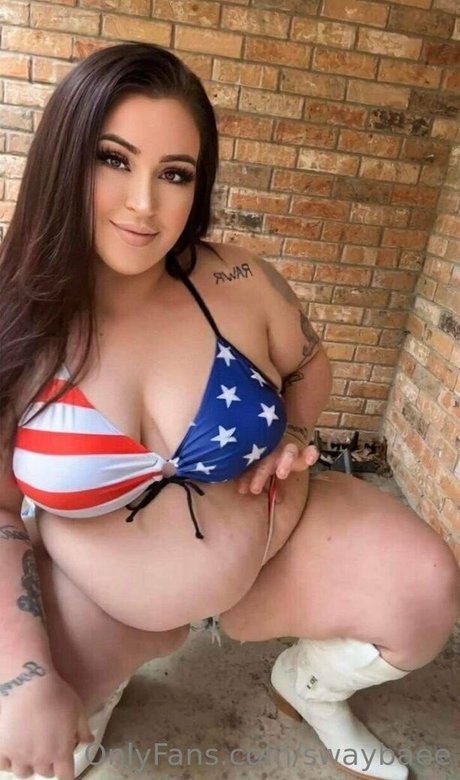 hot blonde onlyfans top depiction