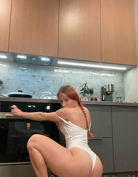 pretty elli onlyfans nude leak