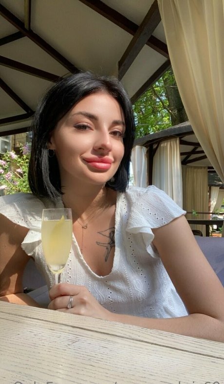 young teen onlyfans nude negative