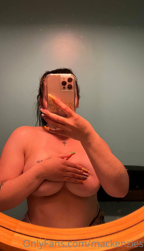 Mackenziestefania onlyfans model