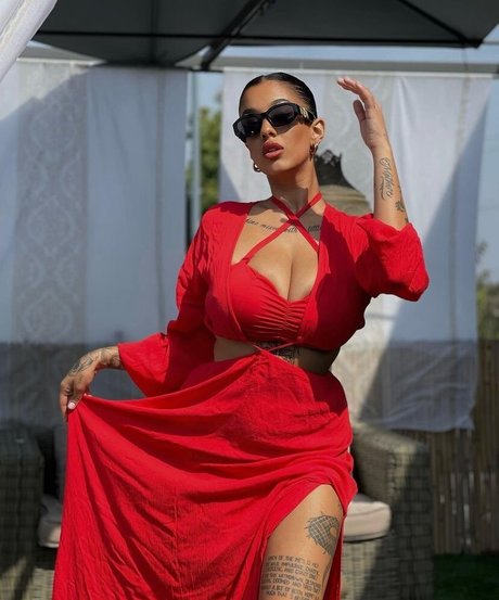 May Bakshi onlyfans photos