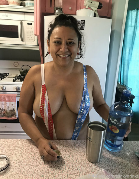 slinkydrinks pics onlyfans