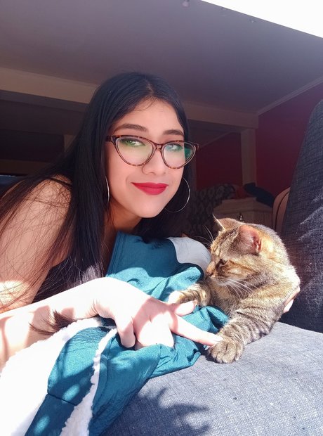 Chileanqueen99 only fans sex