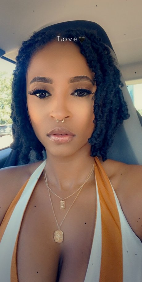 CoCa Monroe only fans free