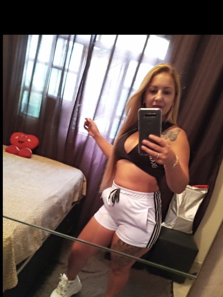 Claudia Ferreira onlyfans model