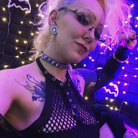 Nona Schnauzevoll onlyfans x