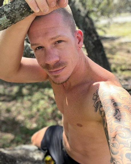 Cody Dillon onlyfans nide