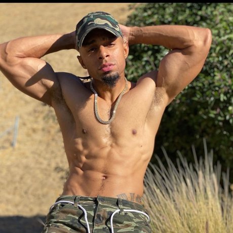 Bad Boy Blondie onlyfans desnuda