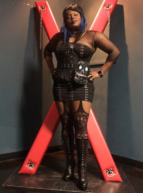 Queen Ana Blue onlyfans.