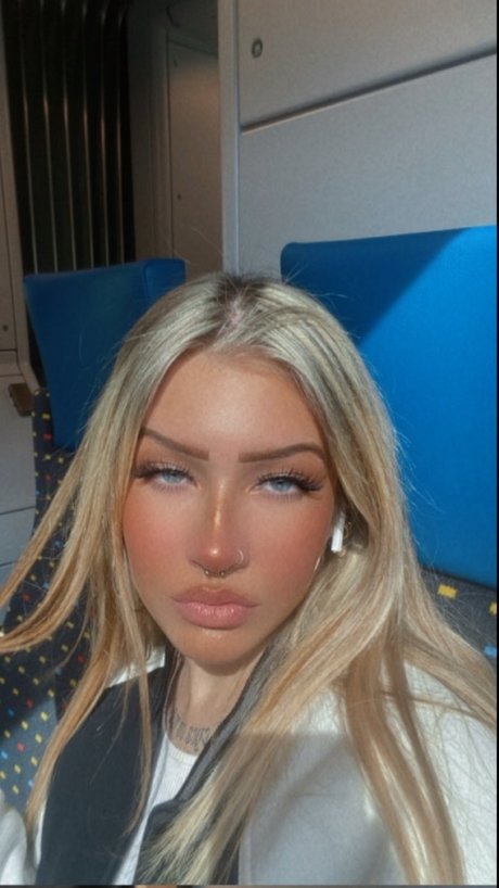 EvaQueen leak onlyfans nude