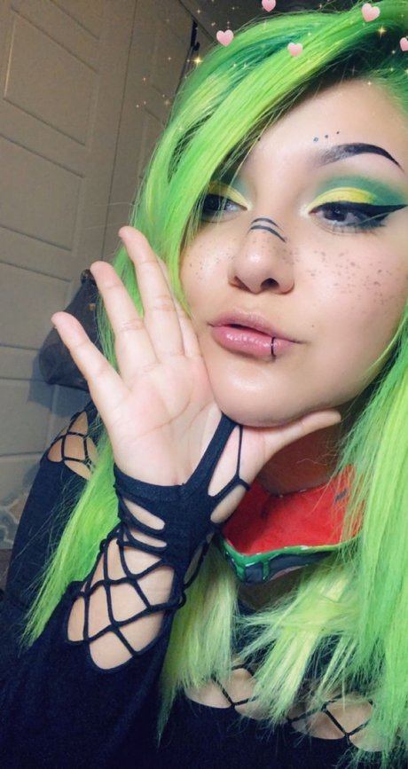 R3nny nude on onlyfans