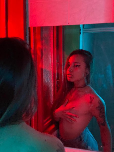 Quendly Guzman only fans review