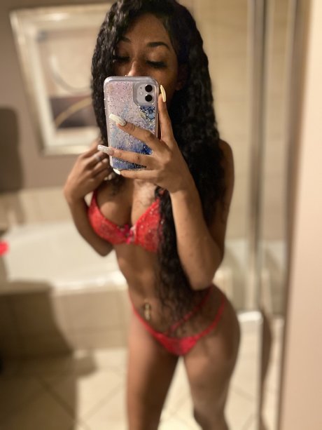 Queentinny onlyfans model