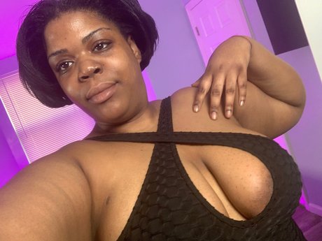 Queen Simone onlyfans naked