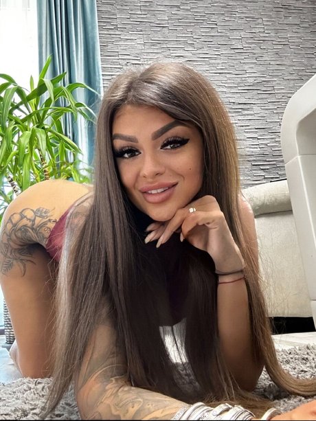 Queen Roberta onlyfans nudes