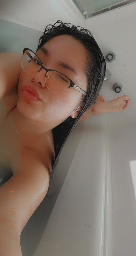 The Queen Bee nude onlyfans porn