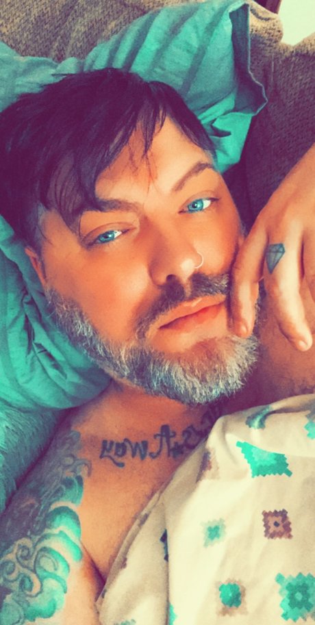 Donnie G13 topless onlyfans