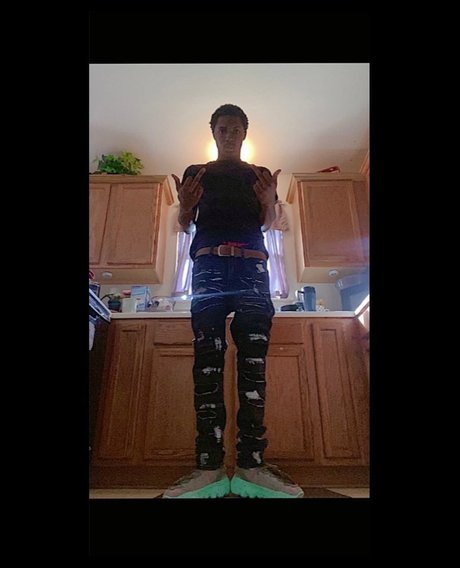 Eue 200 only fans leaks porn