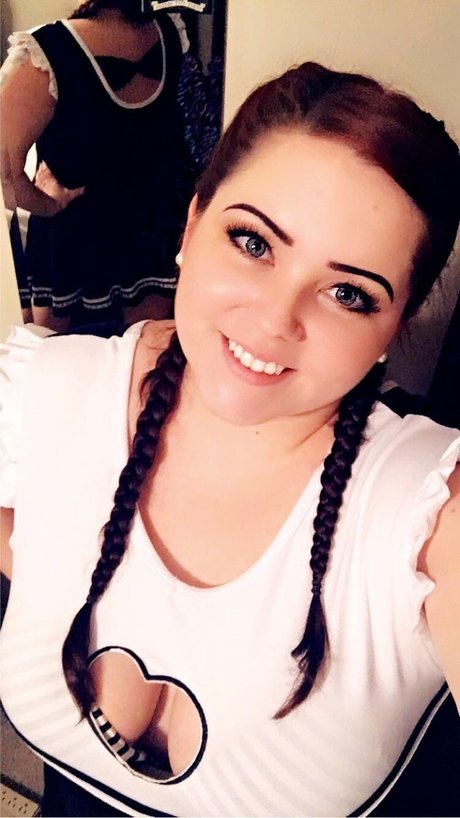 Rainah Elise onlyfans desnuda