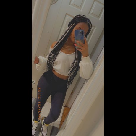 Laura Montilla nude onlyfans leaks