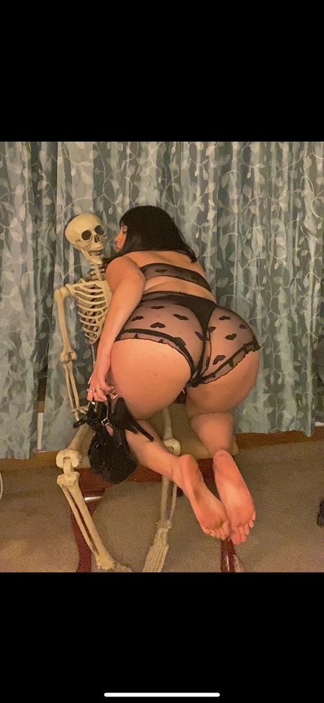 Dolores DelCorazon naked onlyfans pics