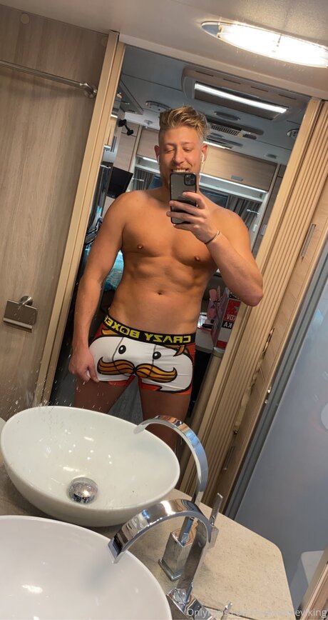 Jaxson Wolfe naked on onlyfans