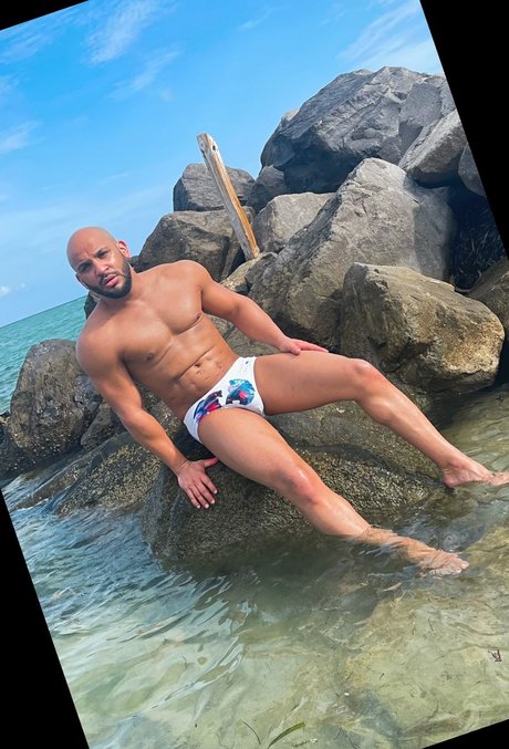 Evelio Valdes onlyfans model photos