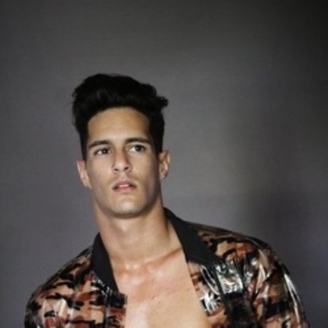 Ray Crosswell onlyfans uncensored