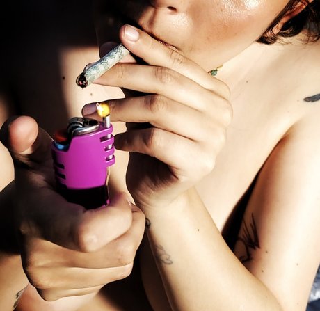 RareDisabledStoner onlyfans pics