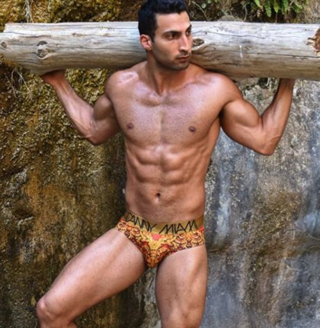 Rez Vn onlyfans leaks.