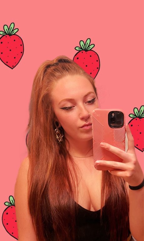 Red Ivy onlyfans topless