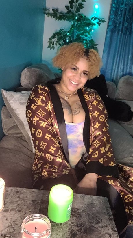 Miss Bryant topless onlyfans