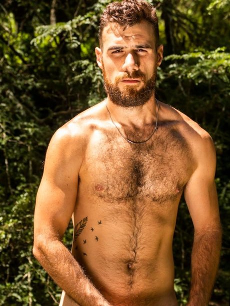 Rodrigoelsantofree onlyfans photos