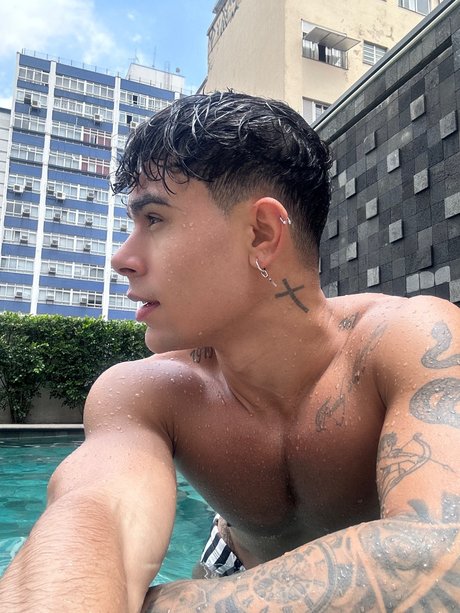 _Robert onlyfans leaks.