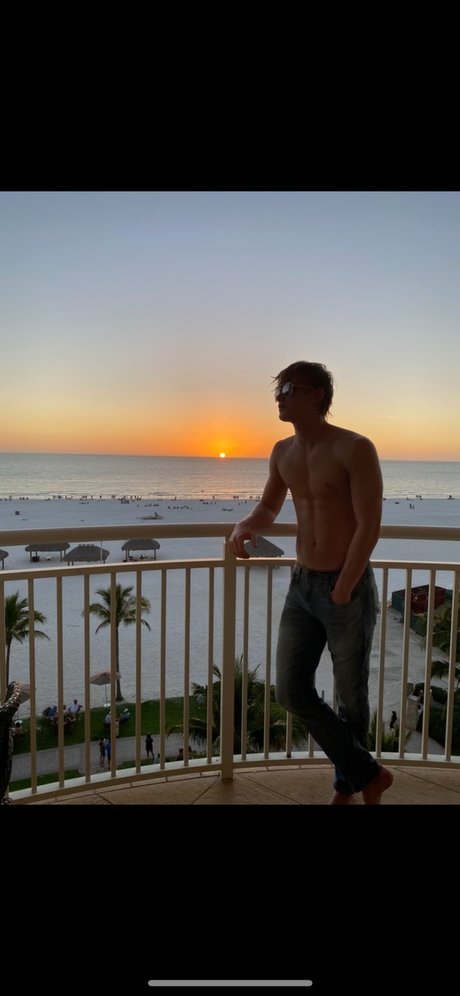 Chad White naked onlyfans