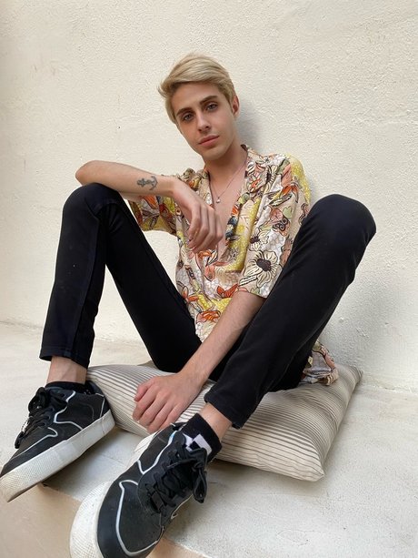 R zgar Ozan Dikici onlyfans fotos