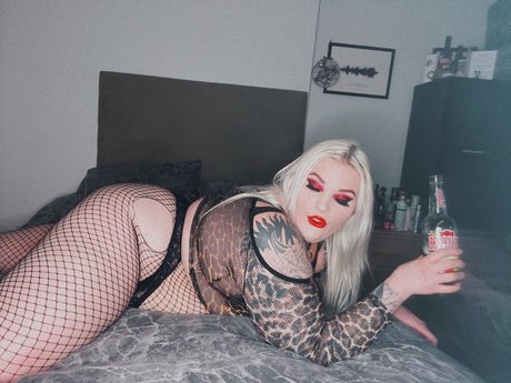 RUBI NOXX_ onlyfans leaks.