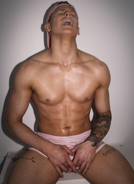 UhMatthew onlyfans creator