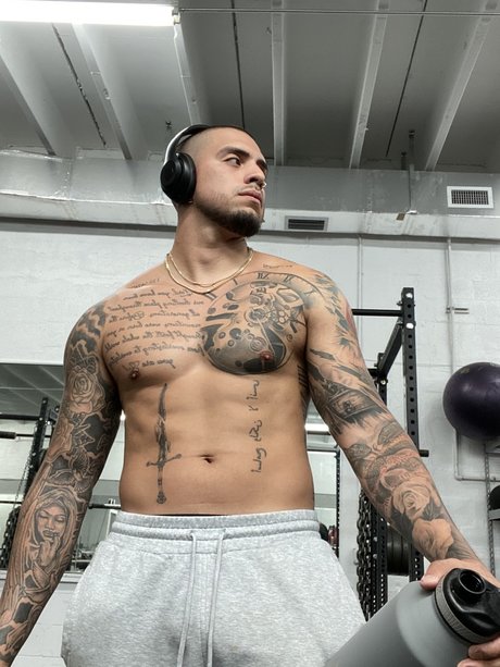 Costaricanpapii onlyfans free content