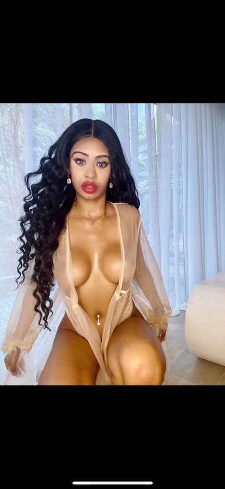 Ms Wetty Paradise onlyfans creator