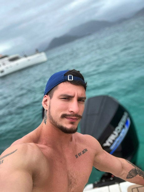 MORE S A L V A D O R leaked onlyfans pictures