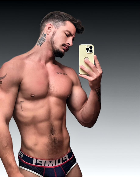 S A L V A D O R desnuda onlyfans