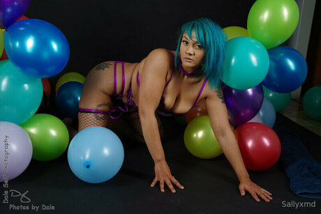 FREE LESBIAN D MME SQ RTER_ topless onlyfans