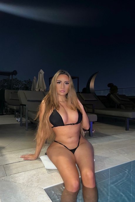 Sallie Spring topless onlyfans