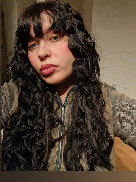 Sabrina Amethyst Taranger onlyfans model images