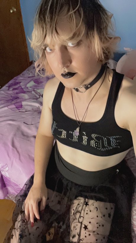 Ryleigh Davina naked onlyfans leak