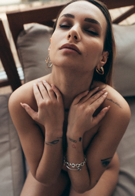 Lara Arluni onlyfans leaked dirtyship